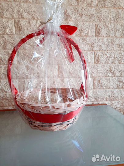 Корзина подарочная новая