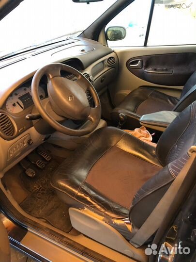 Renault Scenic 1.6 МТ, 2002, битый, 250 000 км