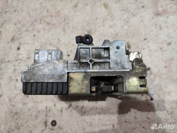 Замок двери передний левый Peugeot 406 8B XU7JP4