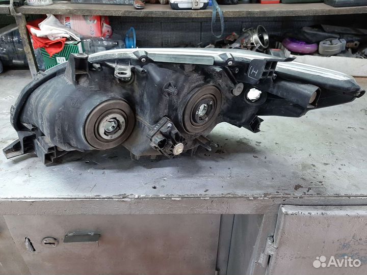 Фара правая Тойота королла 2011 год