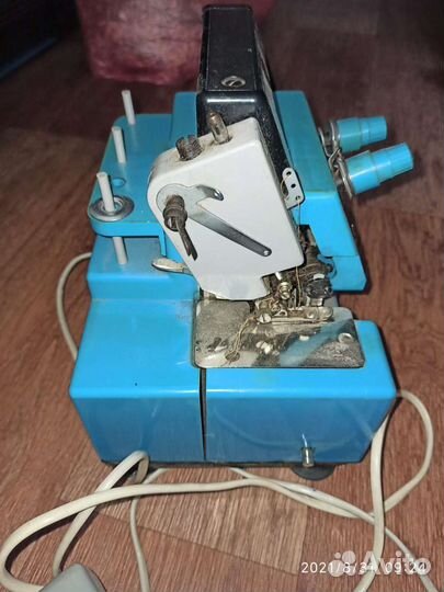 Оверлок для швейной машины