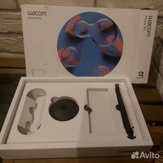 Графический планшет wacom intuos pro