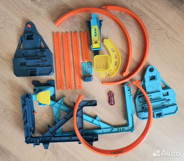 Трек Hot Wheels Track Builder GVG10 и GVG13