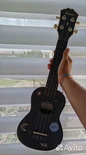 Гитара укулеле