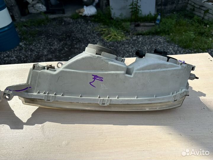 Передние фары Toyta Mark 2