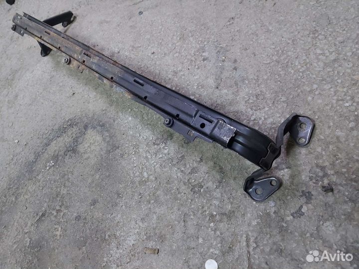 Вольво s 40 рамка перед