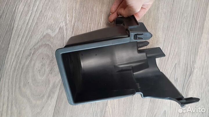 Кронштейн птф правый Toyota Land Cruiser 200