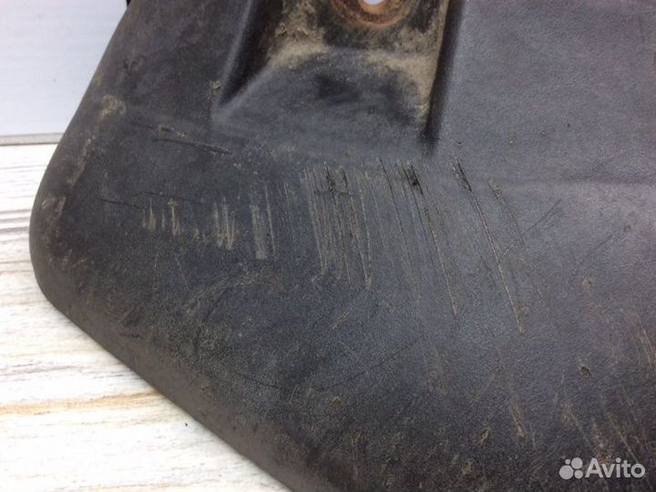 Брызговик задний правый Chevrolet Lacetti хетчбек