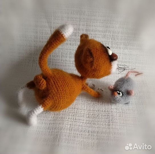 Вязаные игрушки, кот и мышь