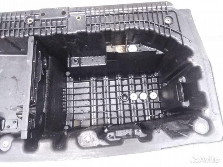 Крепление аккумулятора 1-серия E87/E81 2004