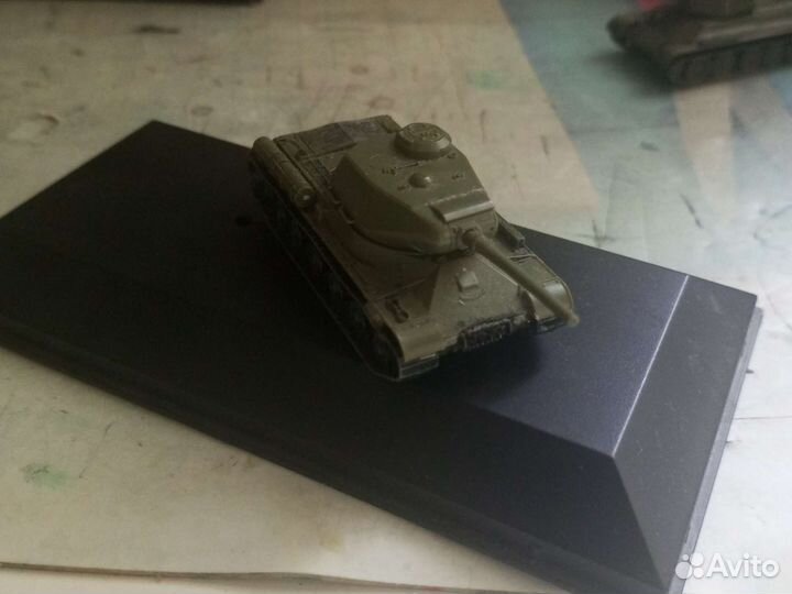 Т-34 и Ис-2 пластиковые модельки от Zvezda