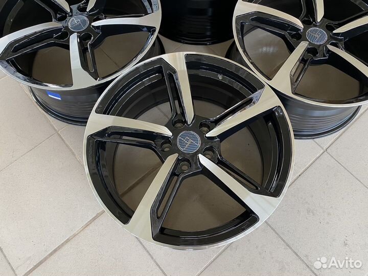 Литые диски R18. Vorsteiner 5/114,3 облегченные