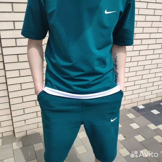 Спортивный костюм мужской Nike