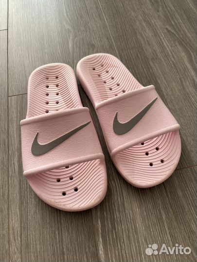 Сланцы Nike р.34.5