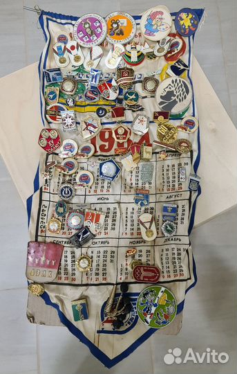 Значки. Вымпел с календарём 1984 года