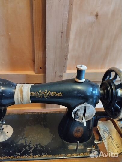 Швейная машинка зингер