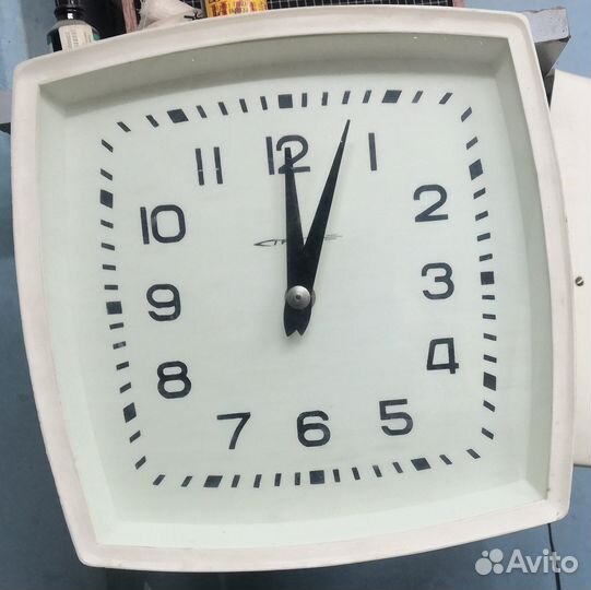 Часы вторичные