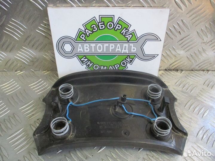 Накладка в руль Audi 100 C3 88г