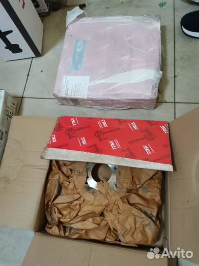 Тормозные диски новые передние Lexus LS600H/LS460