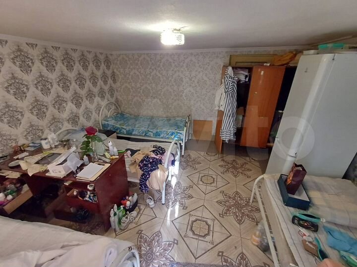 Комната 25 м² в 3-к., 1/2 эт.