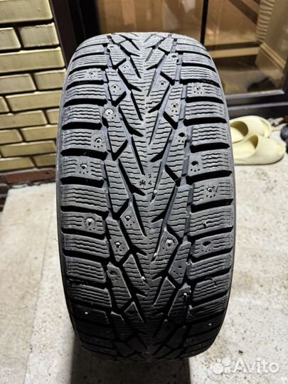 Nokian Tyres Hakkapeliitta 7 215/55 R34 и 215/55 R34 98T