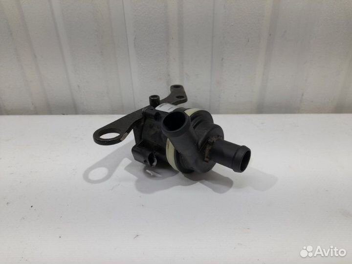 Дополнительный насос радиатора Volkswagen Touareg