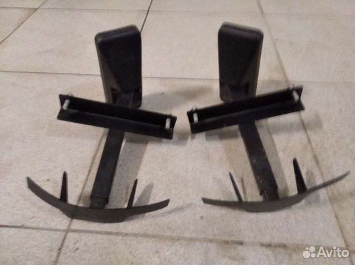 Подставка под колонки