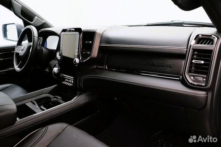 RAM 1500 5.7 AT, 2023, 10 000 км