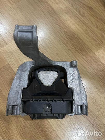 Подушка двигателя vag