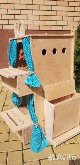 Гнездо для кур с яйцесборником. Кормушка