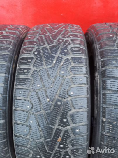 Pirelli Ice Zero 215/65 R17