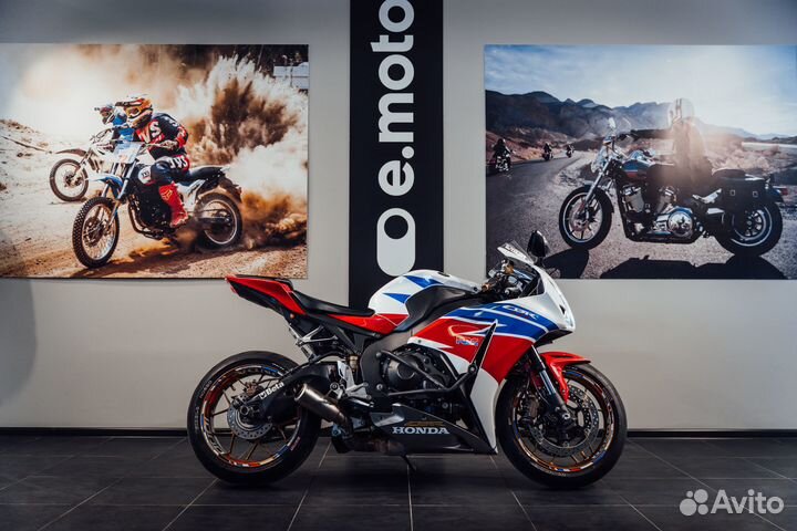 Honda CBR1000RA FireBlade