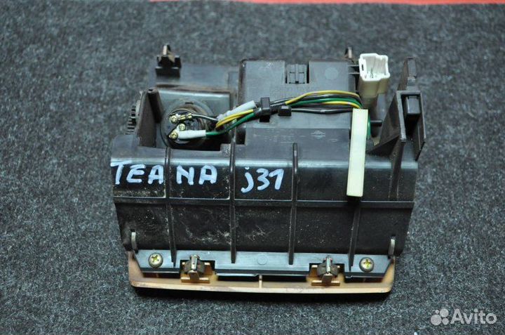 Пепельница Nissan Teana J31