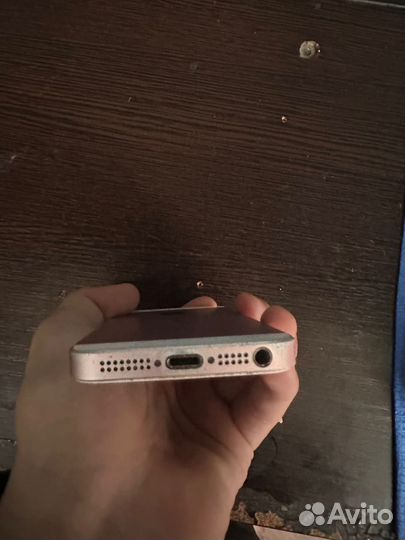 iPhone SE, 128 ГБ