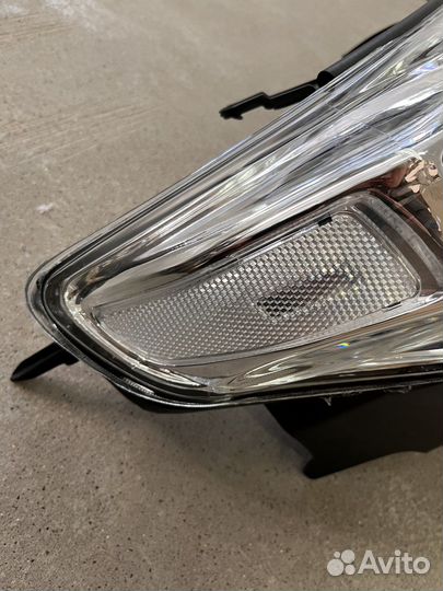 Фара Toyota Land Cruiser 200 2007-2011