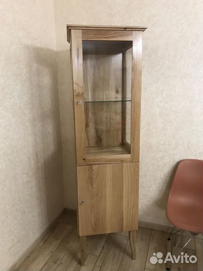 Витрина из массива дуба