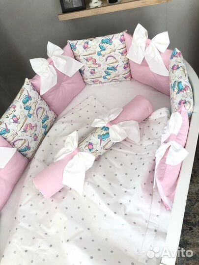 Бортики, валик и плед в кроватку