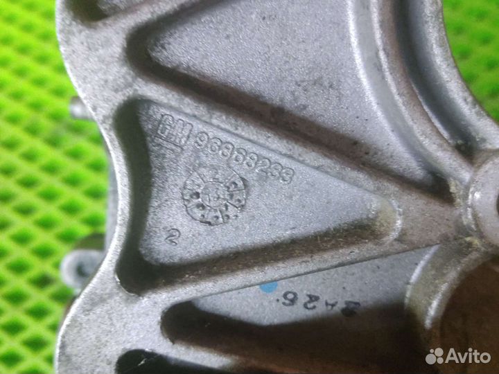 Водяной насос (помпа) Chevrolet Captiva 2