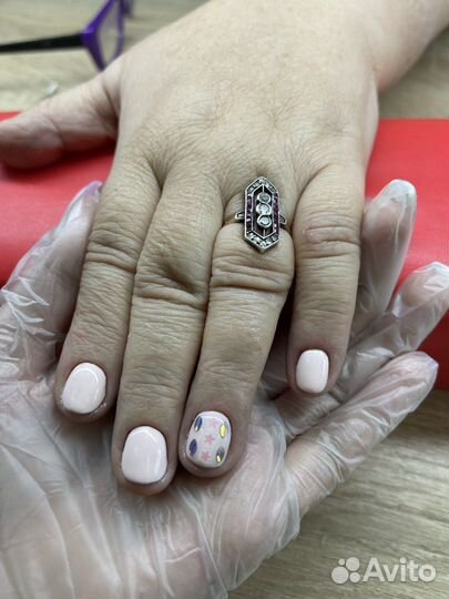 Модель на маникюр