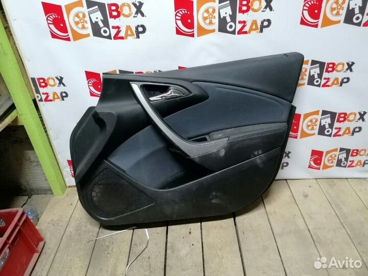 Обшивка двери справа спереди передняя правая Opel