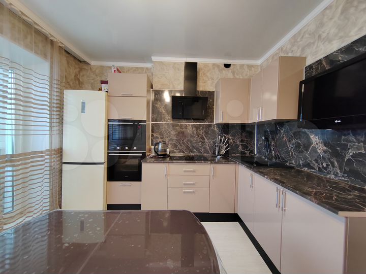 2-к. квартира, 55,4 м², 1/9 эт.