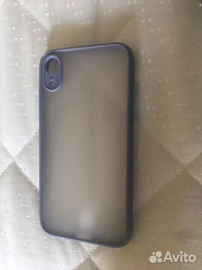 Чехлы и защитные стекла на iPhone