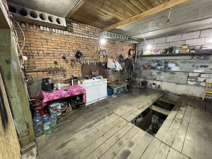 Гараж, > 30 м²