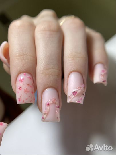 Маникюр, педикюр / гель-лак