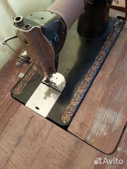 Швейная машина ножная