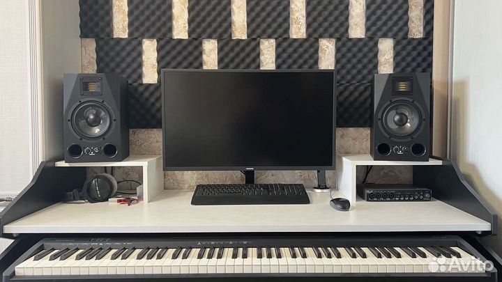 Столы для студии звукозаписи