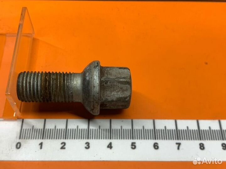 Болт колесный Mercedes-Benz C-Class W204 271.820