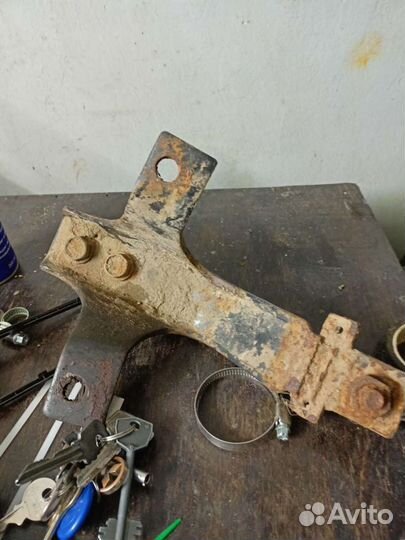 Крюк буксировочный джип гранд чероки рестайл 1998