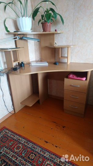 Компьютерный стол