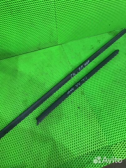 Молдинг стекла переднего правого Citroen C4